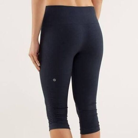 Lululemon In The Flow Crop leggings size 4 - Picture 2 of 6